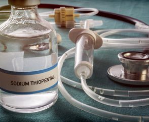 advantages of sodium thiopental